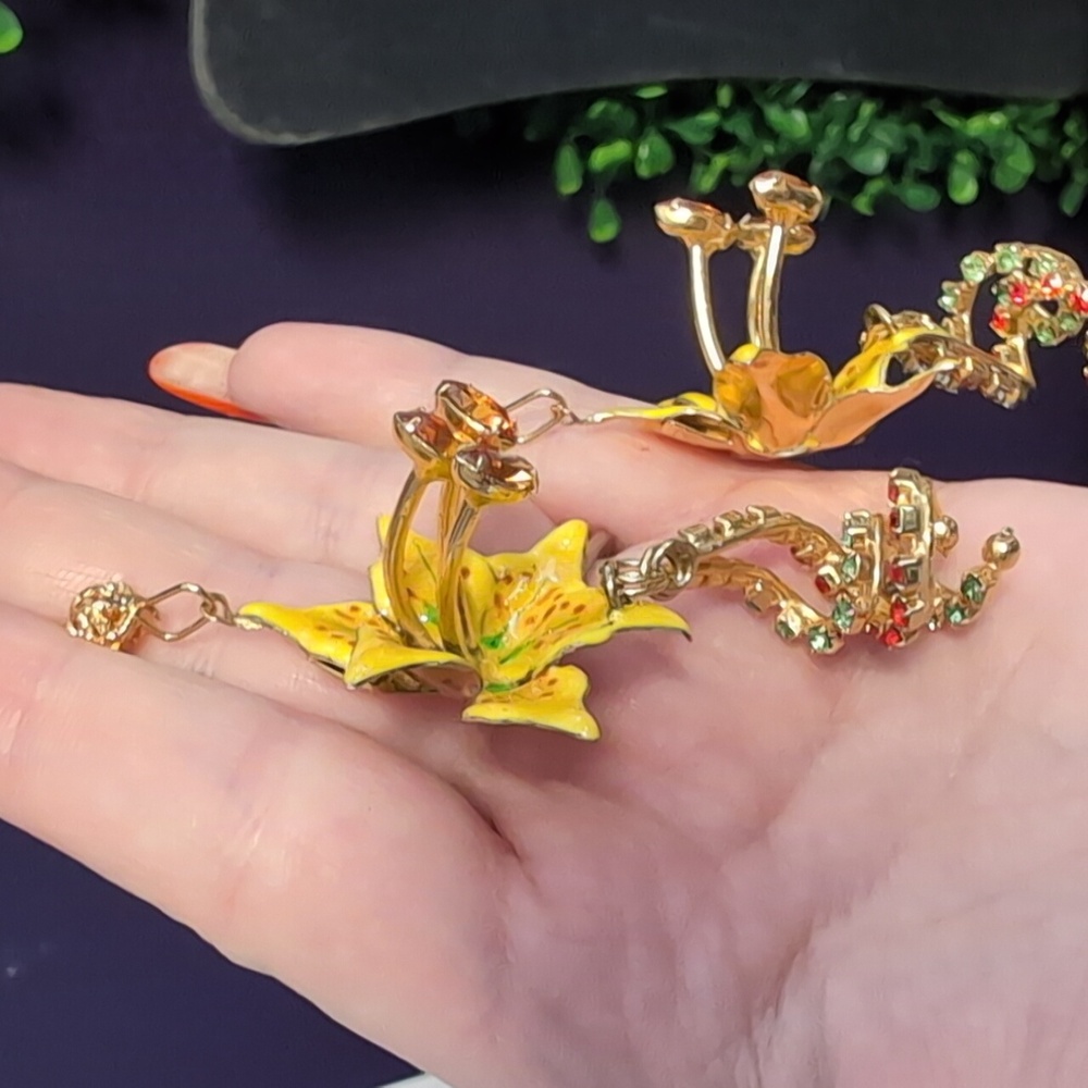 Rare LATR Tiger Lilly Sculpted Vintage Earrings - Picture 5 of 10